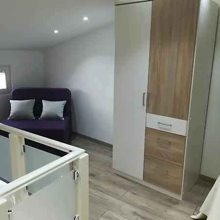 アパート Vrime ビオグラード・ナ・モル